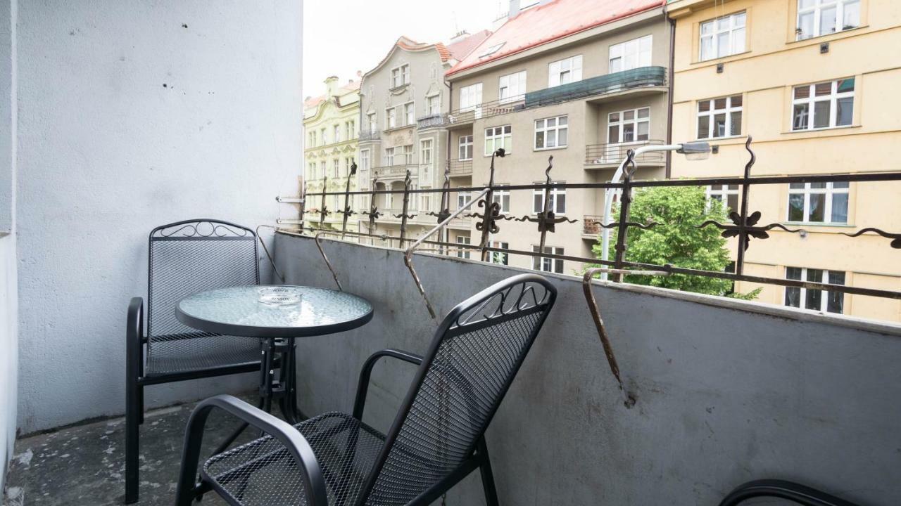 Apartment Four Year Seasons - Walkable To Centre, Metro And Riverside Prague Extérieur photo